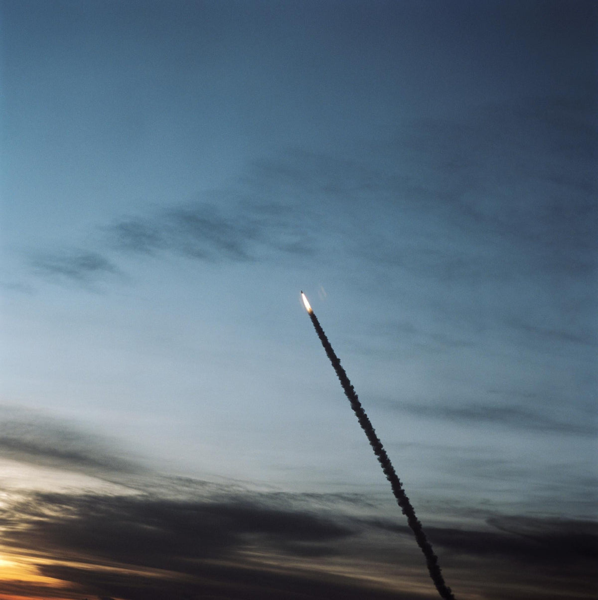 THE SPACE SHUTTLE: THE MACHINE THAT REDEFINED SPACEFLIGHT